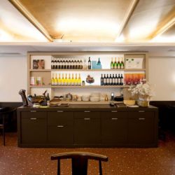 Mostrador de vinoteca