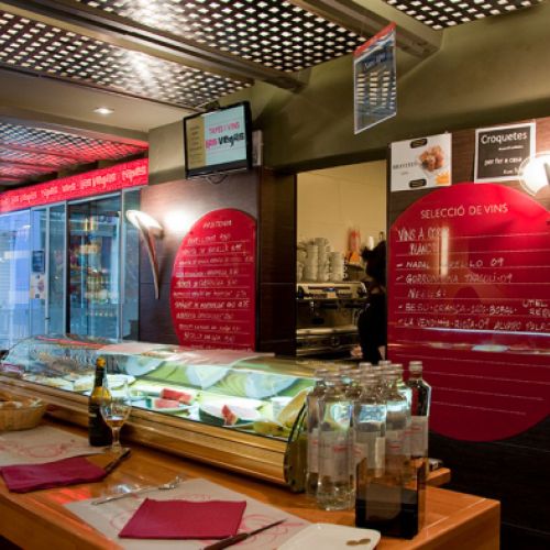 Barra de bar con tapas